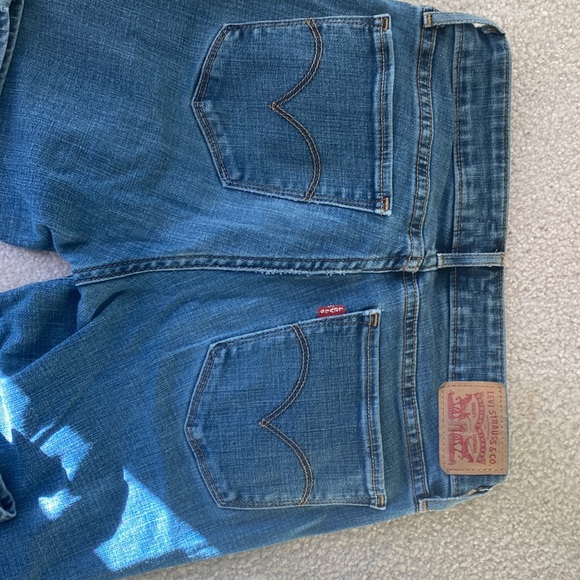 Ladies Levi’s W 26 inseam711 skinny - Picture 2 of 4
